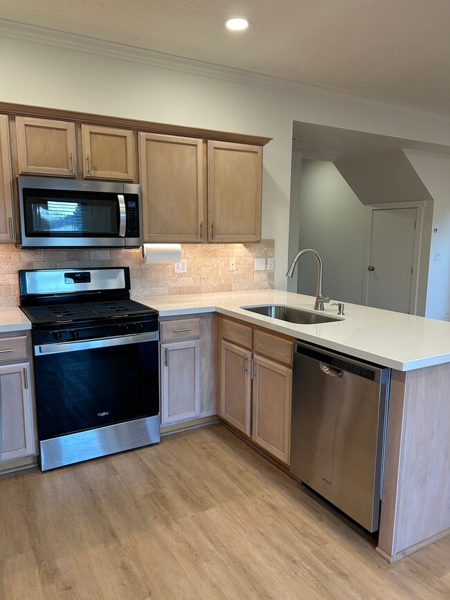 Building Photo - 6754 950 E