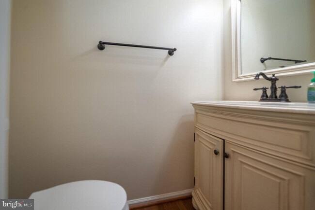Foto del edificio - 5725 Walnut Wood Ln