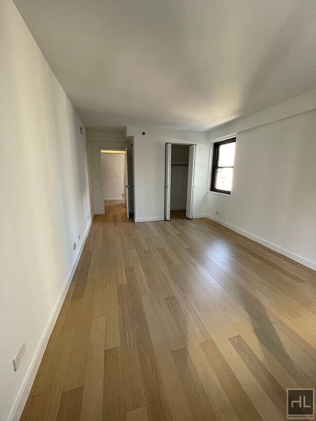 Building Photo - East 39th Street