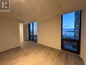 Building Photo - 35 Parliament St