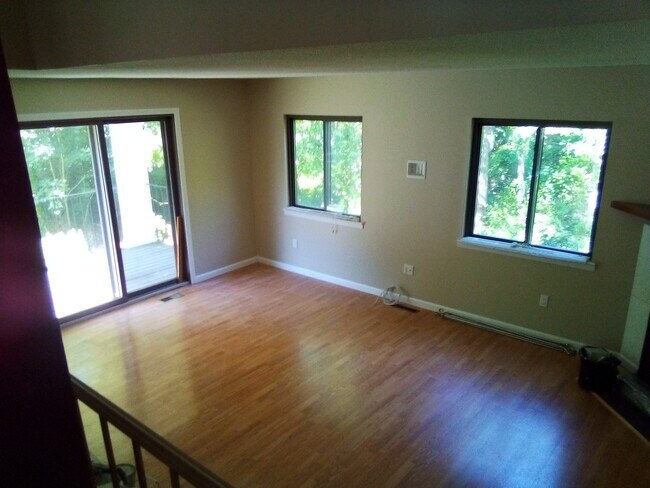 Sala de estar - 20 Stonegate Cir