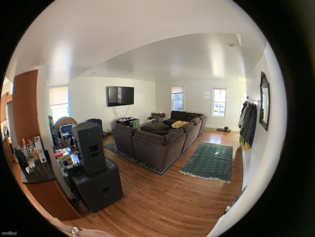 Foto del edificio - 328 E Jefferson St