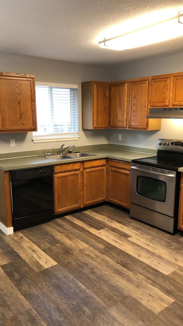 Building Photo - 2 bed 1 bath in The Heights