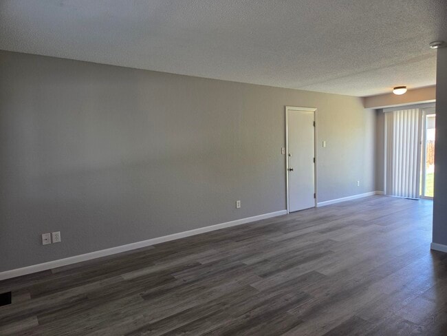 Building Photo - 4973 W 8th Street Rd