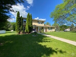 Building Photo - 746 Penbrook Way