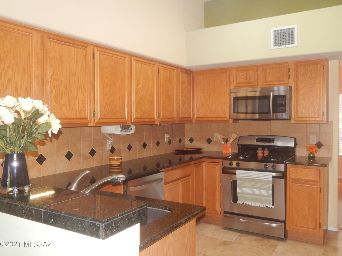 Primary Photo - 760 W Annandale Way