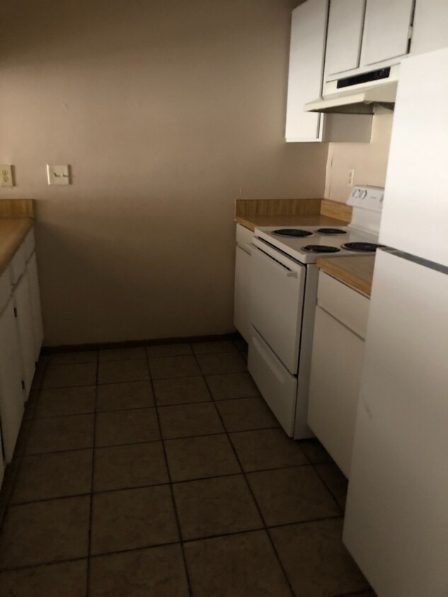 Kitchen area - 1849 Southpointe Dr