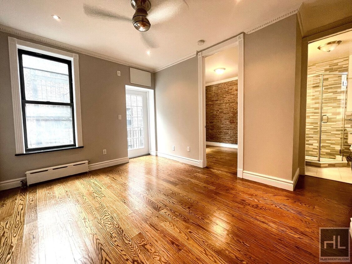 Foto principal - East 18th Street