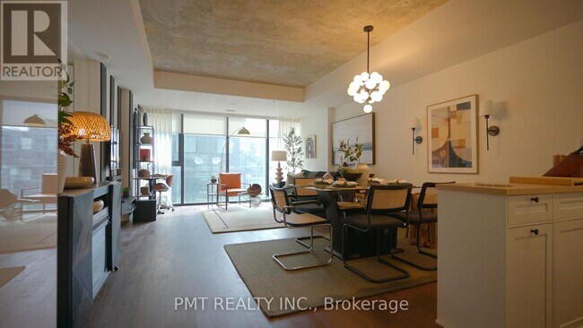 Photo du bâtiment - 629 King St W