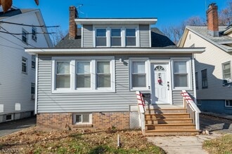 Building Photo - 17 Peachtree Rd