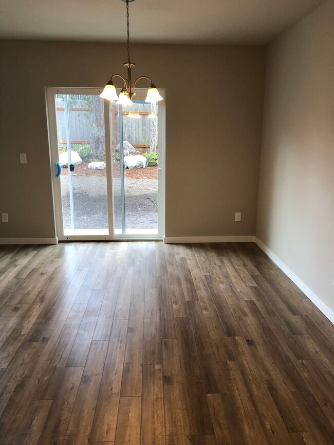 Building Photo - Fantastic 3 Bedroom Home In New Neighborhood