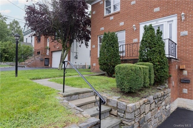 Building Photo - 30 Cassilis Ave