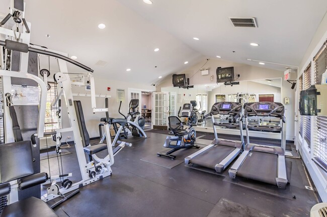 Fitness Center - Ellyn Crossing