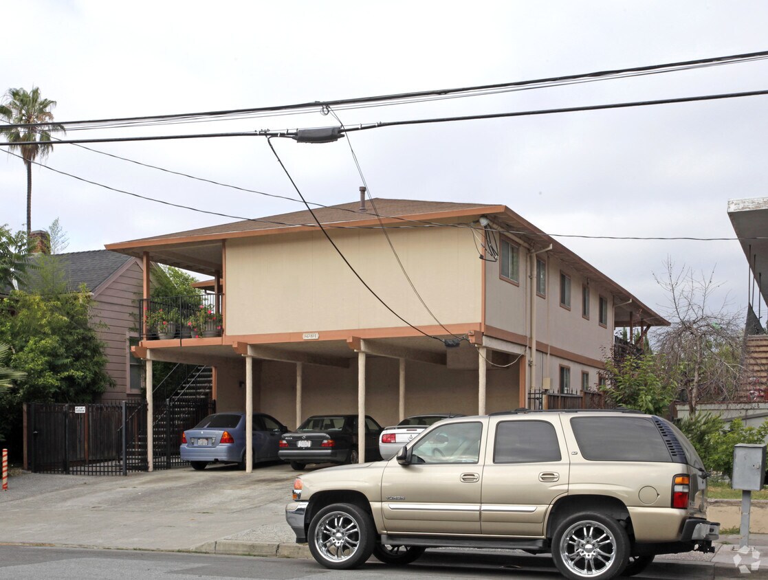 Primary Photo - 681 S 8th St