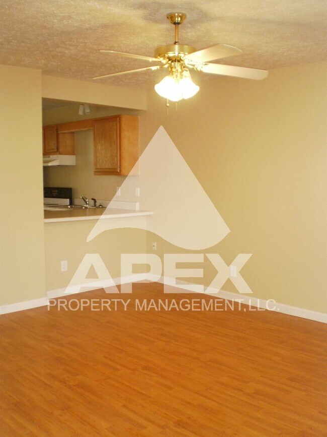 Foto del edificio - Nice 2 Bd | 1.5 Ba Townhouse in West Knox ...