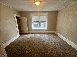 Building Photo - 555 Lumiere St