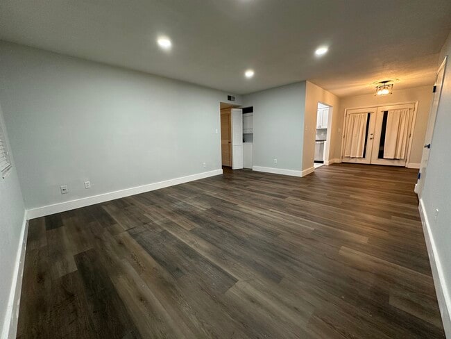 Foto del edificio - 1951 N Meridian Rd