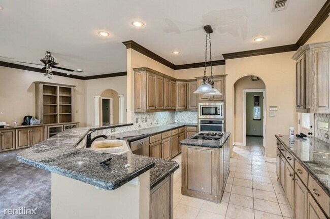 Foto del edificio - 4 br, 4 bath House - 2859 Fairway Dr UNIT