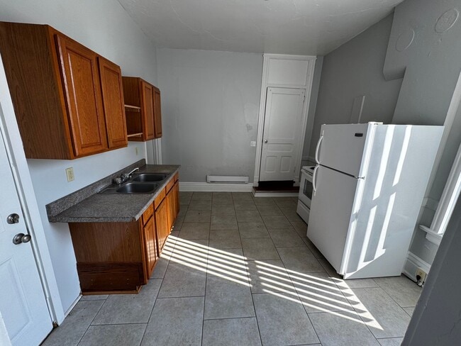 Foto del edificio - Large 2 Bedroom Apartment