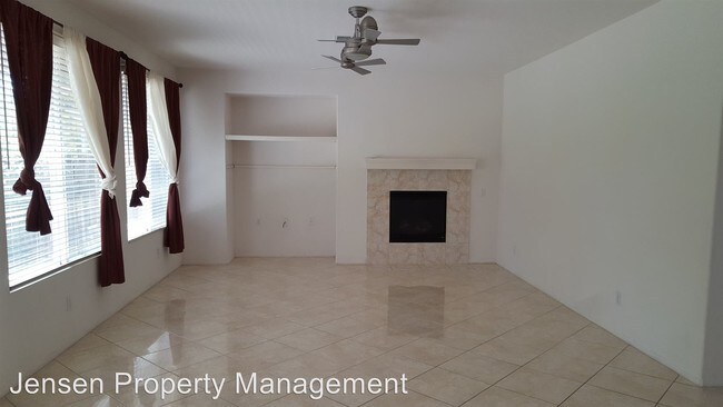 Building Photo - 43871 Via Montalban