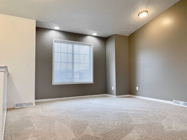 Foto del edificio - Four Bedroom Home in Kentwood