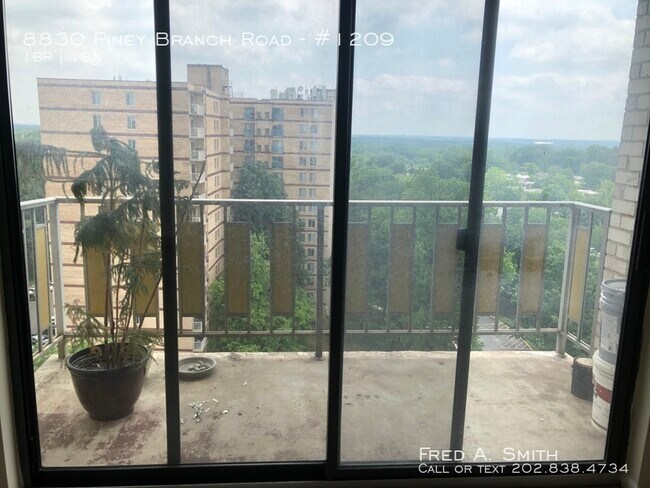 Foto del edificio - 8830 Piney Branch Rd