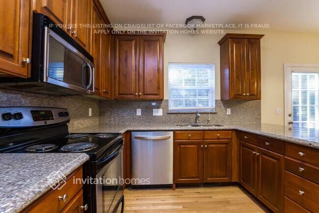 Foto del edificio - 16100 Epiphany Ct