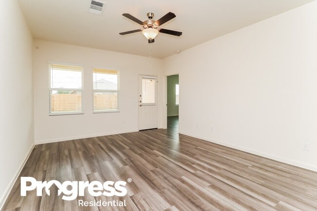 Building Photo - 7806 Hightree Dr
