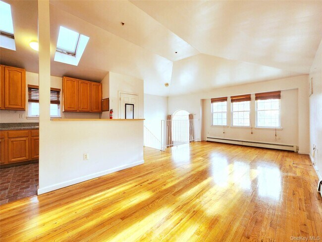 Foto del edificio - 1516 Jarvis Ave
