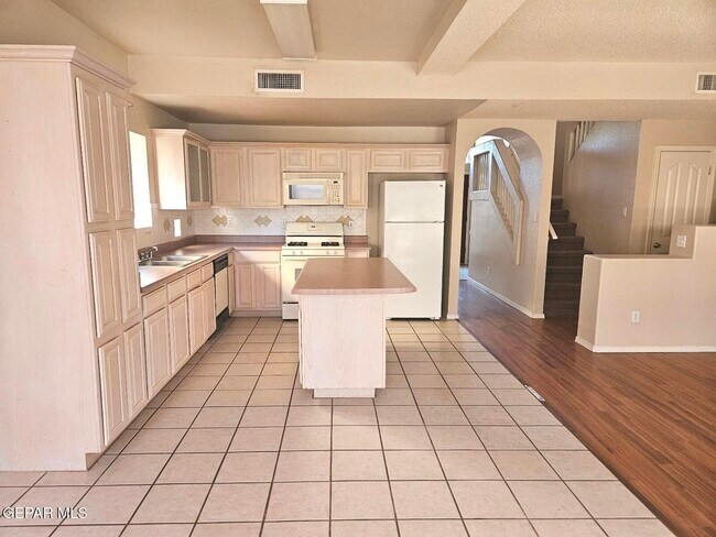 Building Photo - 12604 Sun Terrace Ave