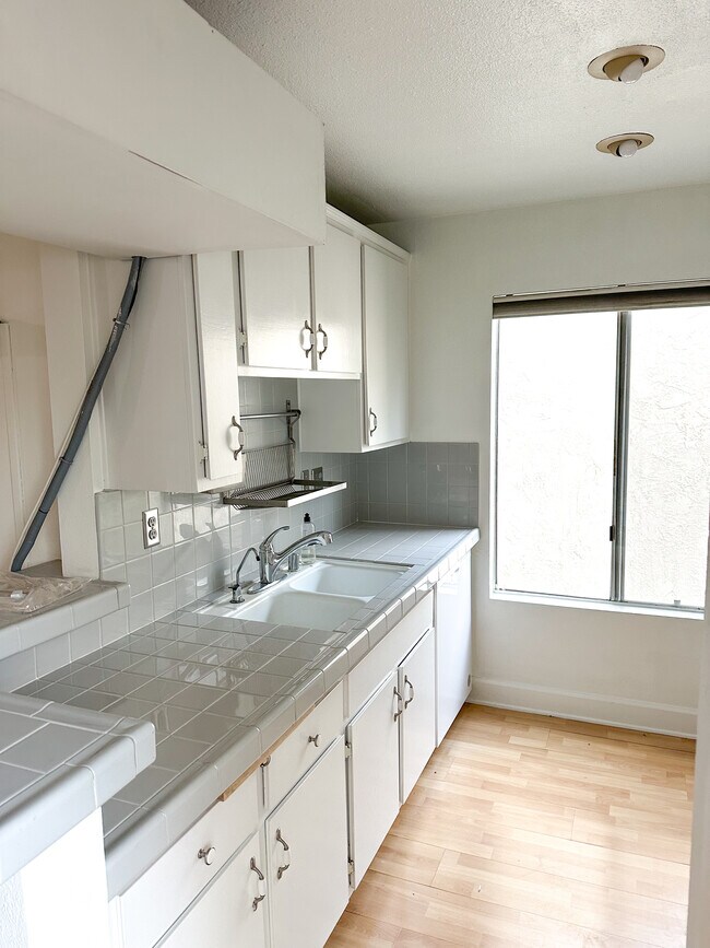 Foto del edificio - 3302 Summertime Ln