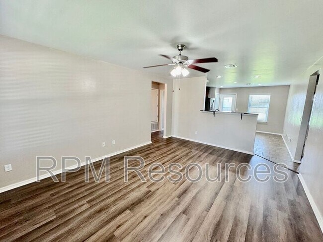 Foto del edificio - 4713 Hunter Blvd