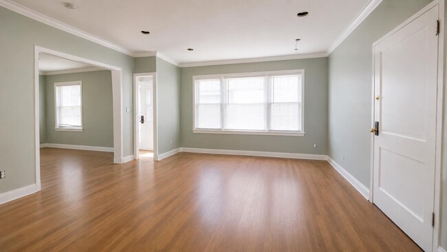 Building Photo - 4763 N Manor Ave