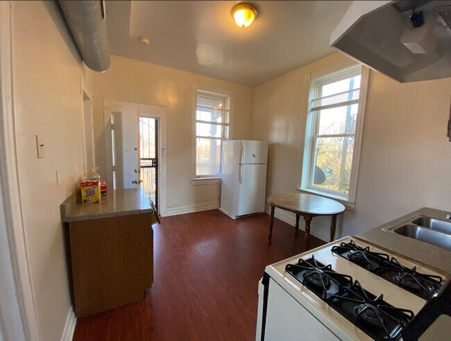 Building Photo - 9035 S Burley Ave