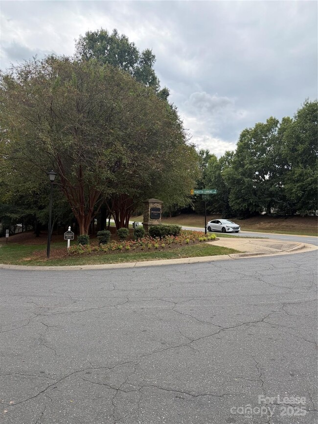 Foto del edificio - 16767 Commons Creek Dr