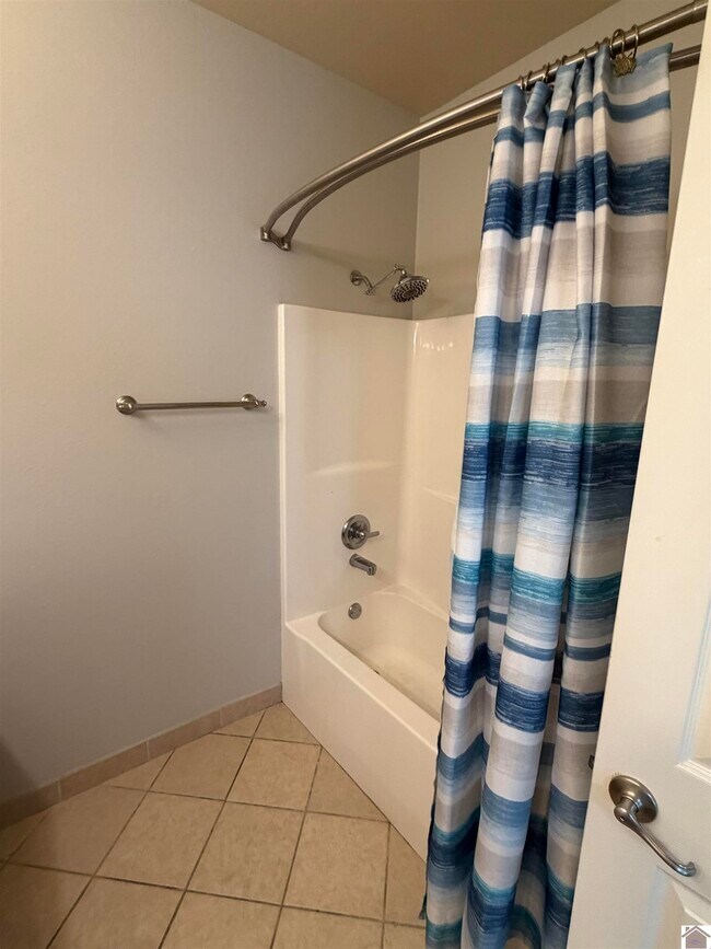 Foto del edificio - 2647 Legends Dr