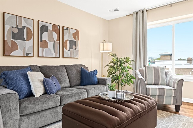 Foto del edificio - 18377 Sharon Ln