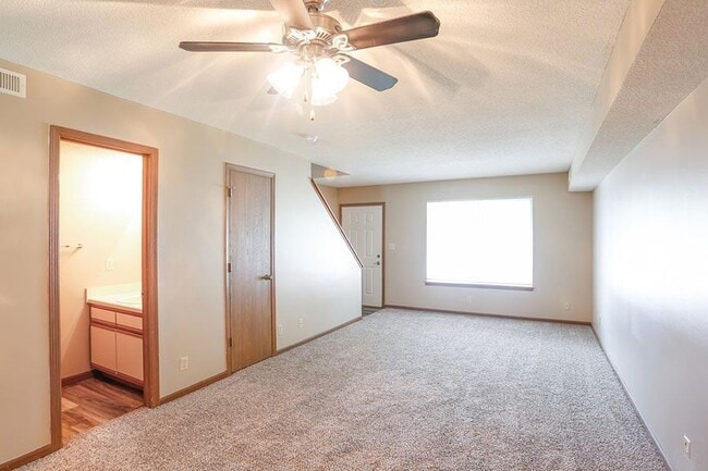 Building Photo - South Park Apartments