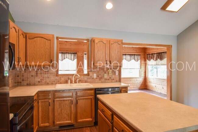 Foto del edificio - 245 Becky Lynn Blvd