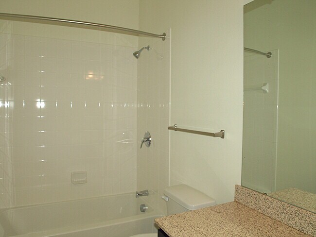Foto del edificio - 2400 Louis Henna Blvd