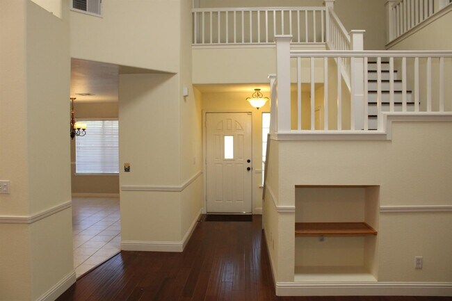 Foto del edificio - 1779 E Pinehurst Ave