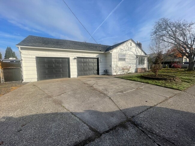 Foto del edificio - Charming 3 Bedroom Home Lebanon Home with Large Fenced Yard! **$500.00 Off First Full Month's Ren...