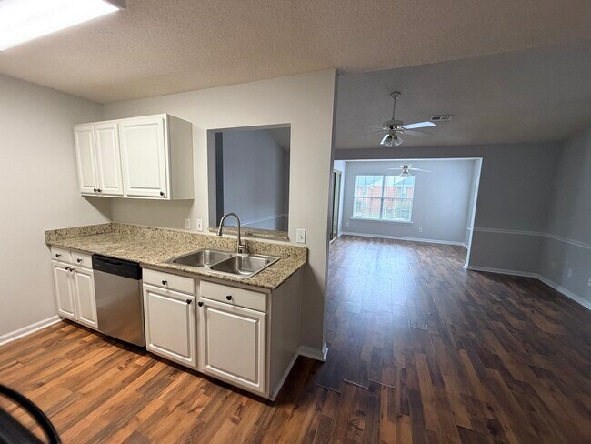 Foto del edificio - 527 3rd Loop Rd