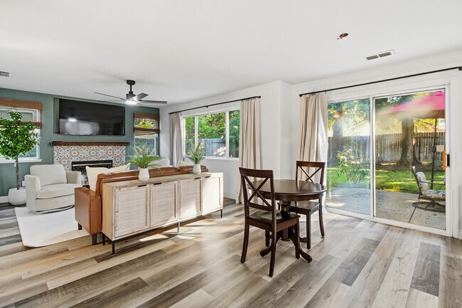 Foto del edificio - 2559 Du Bois Dr