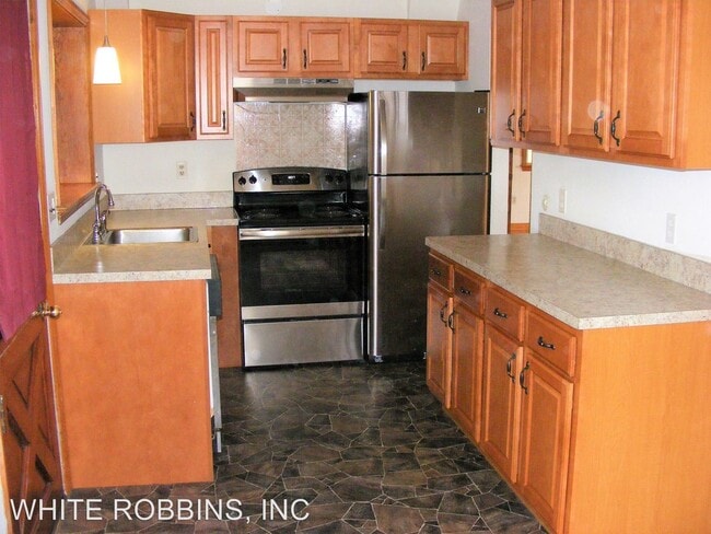 Building Photo - 4 br, 2 bath House - 215 W. Franklin Avenue