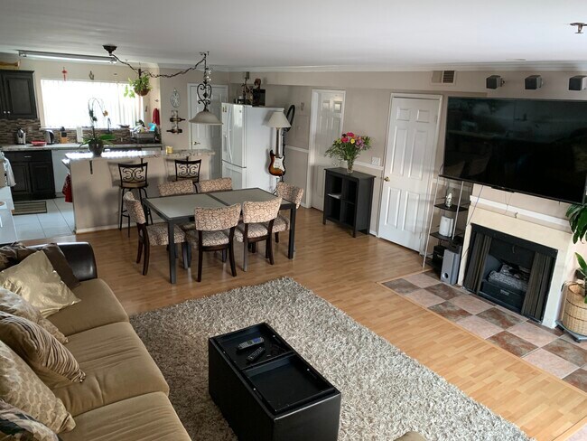 Ambiente encantador - 4315 W 145th St