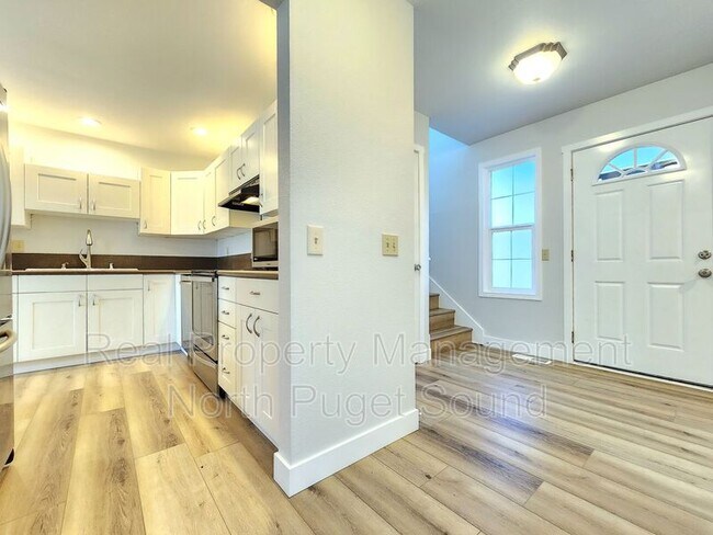 Building Photo - 13612 36th Pl W