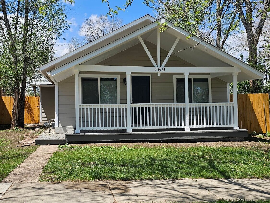 Foto principal - Beautiful Denver Home Available