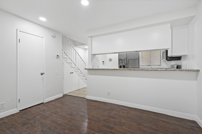 Building Photo - 21219 Roscoe Blvd