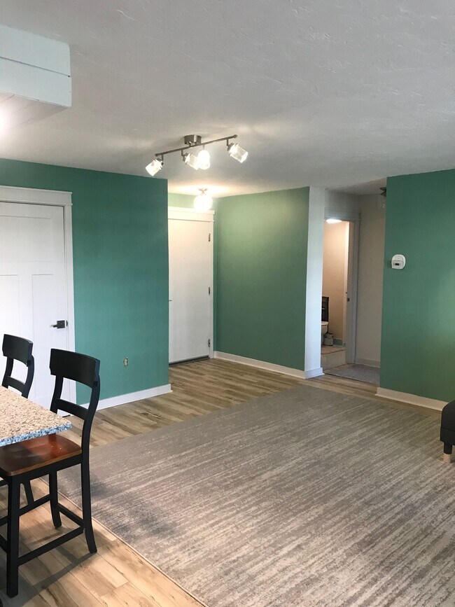 Foto del edificio - 12550 Lake Ave